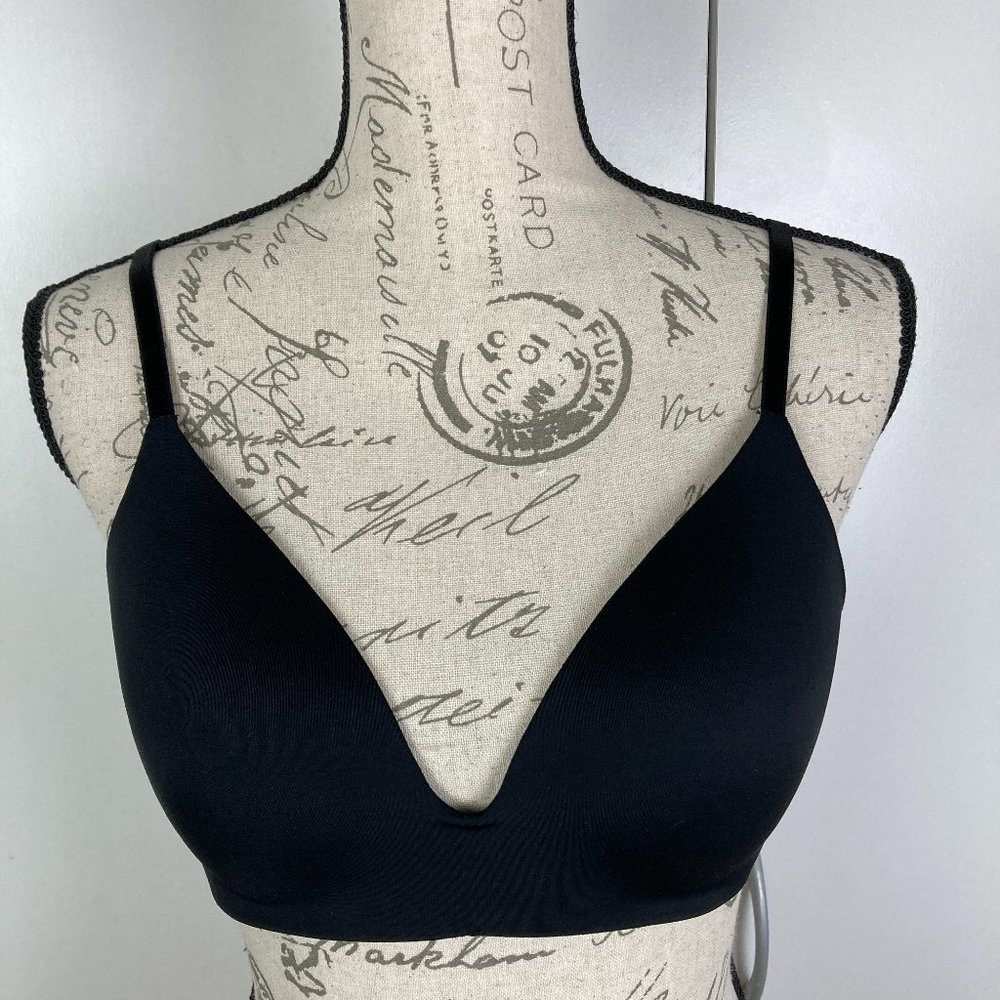 Victoria's Secret Black Lightly Lined Wireless T-Shirt Bra Size 36B